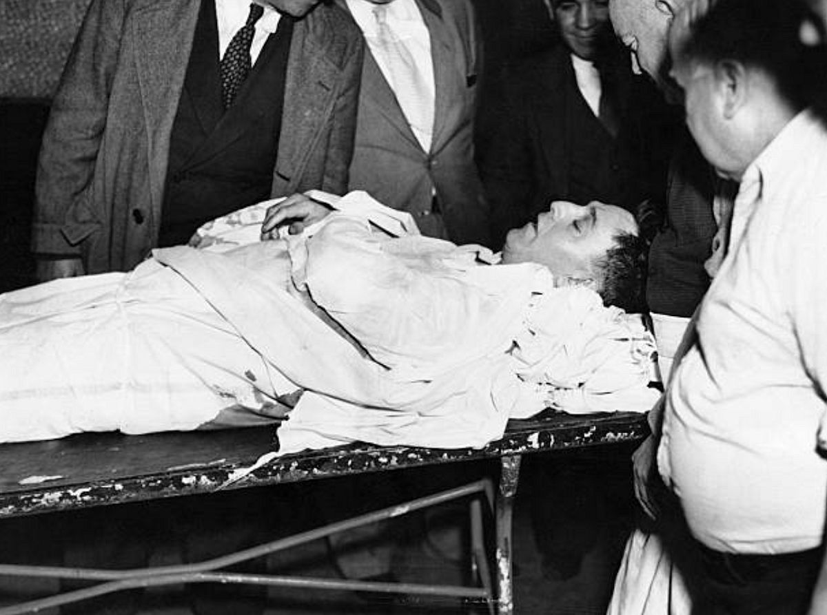Newark City Hospital
Dutch Schultz being wheeled to the Newark City Hospital morgue. He died of wounds inflicted by two gunmen as he sat in a Newark, New Jersey, cafe. 

Photo by George Rinhart
