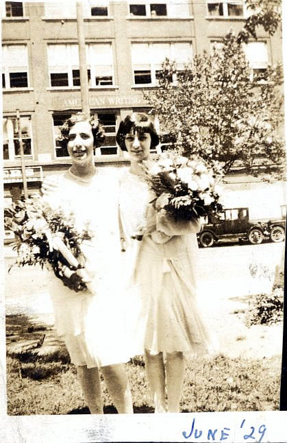 Robertello, Josephine (left)
Sussex Avenue School, June 1929
Photo from Rose Mary Sheldon
