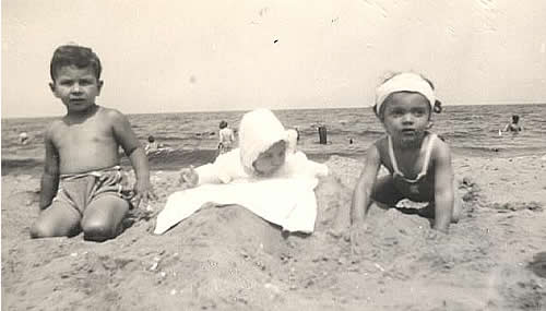 Cousin John, Cousin Marie and Joanne
