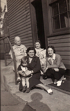 Waydell Street
Top Row - Caroline Elizabeth Bittel Frielinghaus, Ethel Maria Nichols Frielinghaus
Bottom Row - Mary Frielinghaus Keifrider, Ethel Frielinghaus Geisheimer
Child - Doris Keifrider
