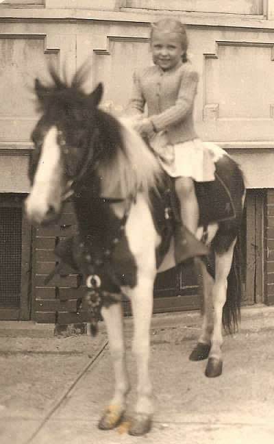 Godfrey, Joyce
~1947
Photo from Joyce Myers
