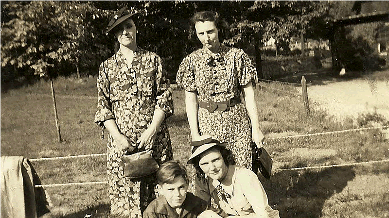 Mannion, Margaret
Mrs. Mary Kinsella, Miss Margaret Mannion, Mrs. Helen Lamb & Robert Mannion (clockwise) in Branchbrook Park
Photo from the Mannion Family
