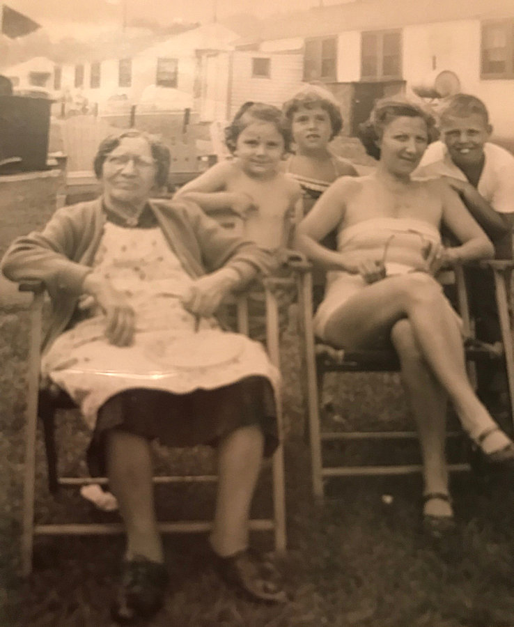 Saf, Max
with her grandmother, and and cousins in the Weequahic Park Barracks (Bastogne Square)
Photo from Max Saf
